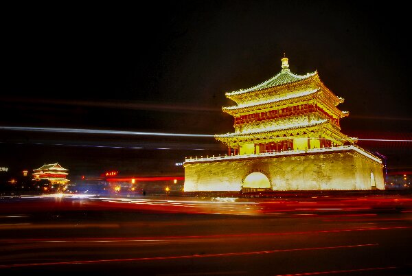 攝圖網(wǎng)_500762356_西安鐘樓夜景(非企業(yè)商用)